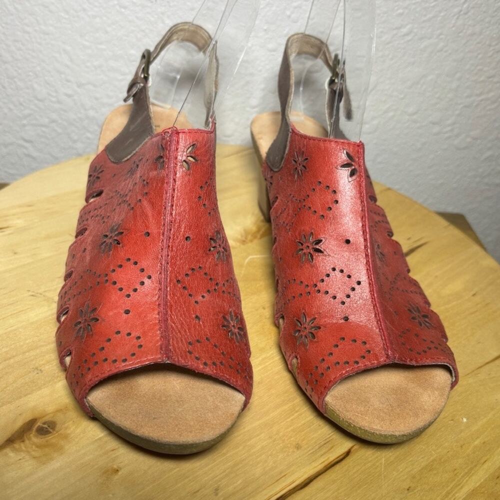Josef Seibel The European Comfort Shoe Leather Perforated Decorate Sandals 8.5
